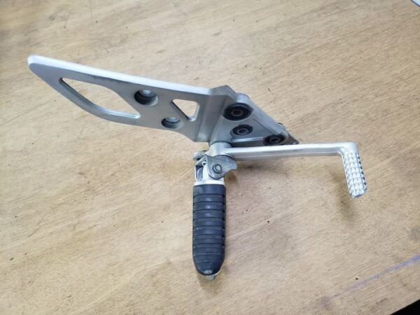 Platine droite Suzuki 1250 GSX-F 2011-2012