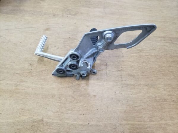 Platine droite Suzuki 1250 GSX-F 2011-2012 – Image 6
