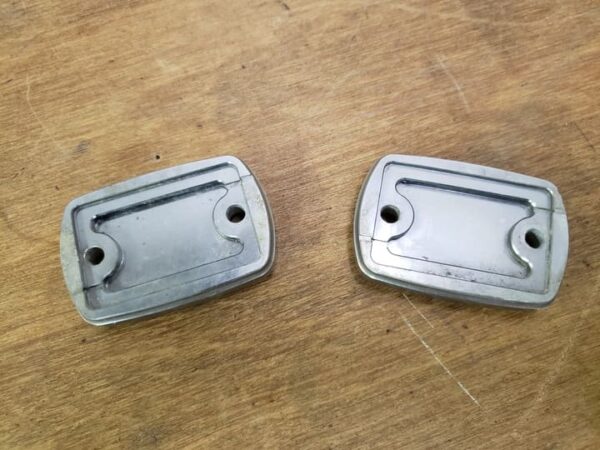 Couvercles de maitre cylindre Yamaha 125 Xmax 2010 - 2013 – Image 2