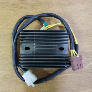 Régulateur de tension Piaggio