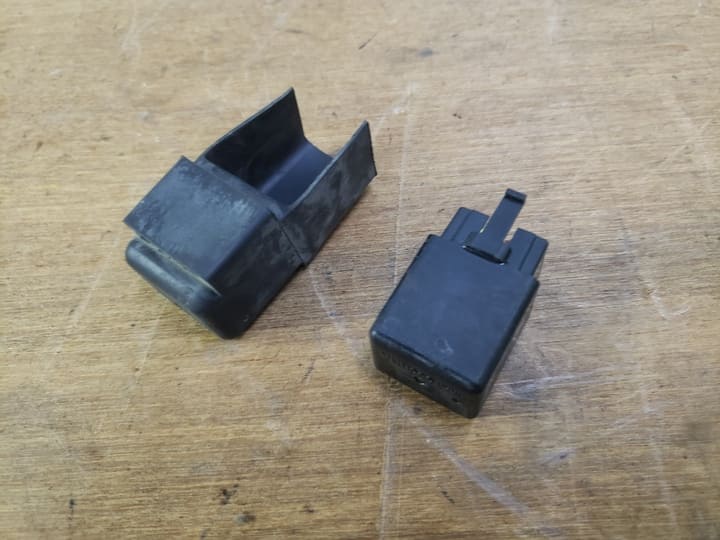 Relais électrique Honda 125 Panthéon 2T 1998-2002 – Image 2