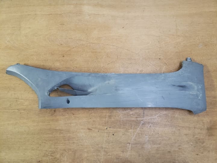 Bas de caisse droit Honda 125 Panthéon 2T 1998-2002