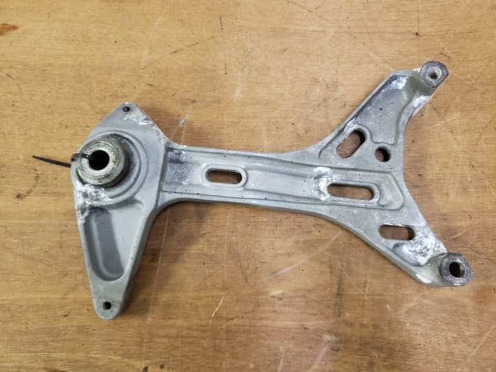 Support de roue arrière Honda 125 Panthéon 2T 1998-2002 – Image 2