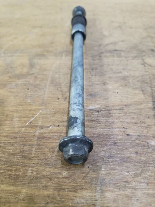 Axe de roue avant Honda 125 Panthéon 2T 1998-2002 – Image 3