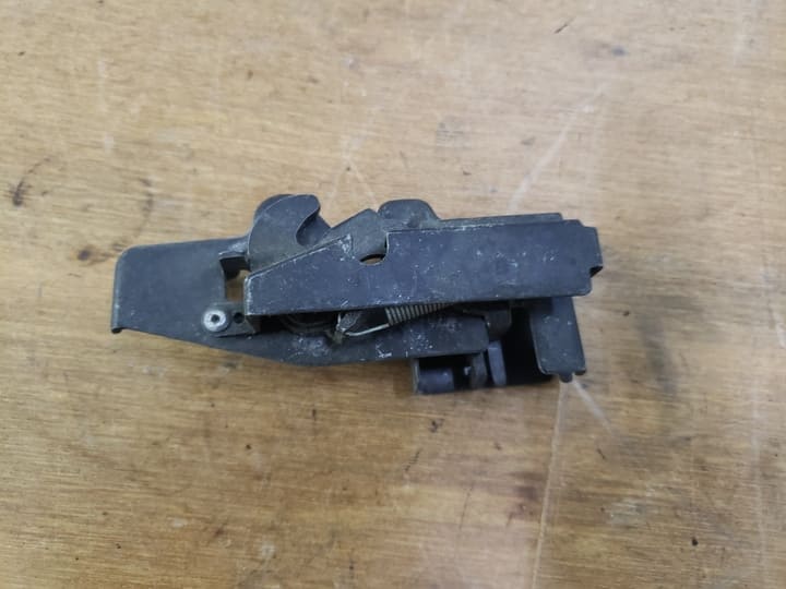 Fermeture de selle arrière Honda 125 Panthéon 2T 1998-2002