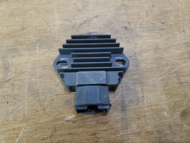 Régulateur Honda 125 Panthéon 2T 1998-2002