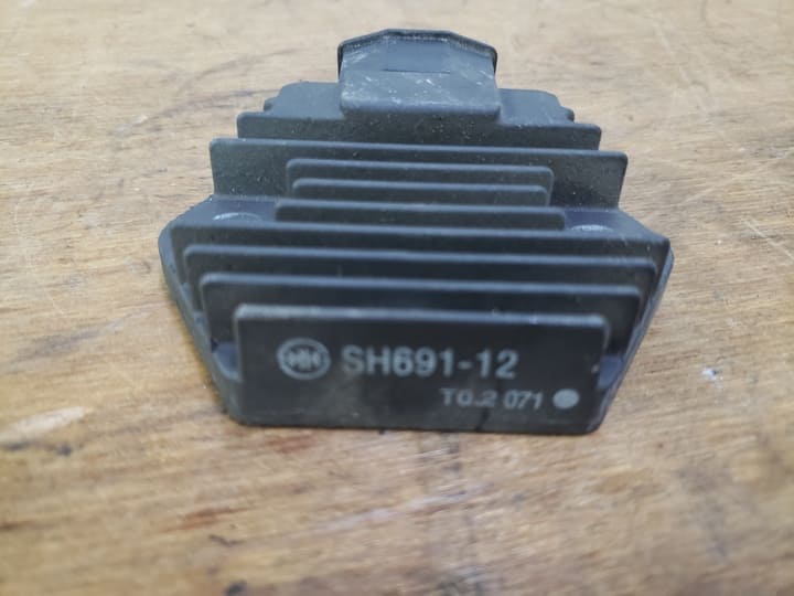 Régulateur Honda 125 Panthéon 2T 1998-2002 – Image 3