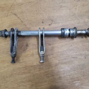 Axe de roue arrière Honda CB 750 F Bol d'Or 1979 - 1982