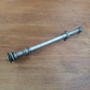 Axe de roue arrière Honda 600 Hornet 1998 - 2002