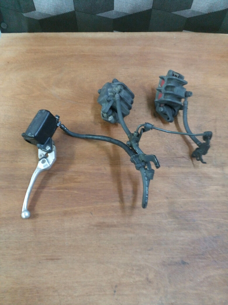 Maitre cylindre et étrier de frein avant Honda 600 Hornet 1998 - 2002