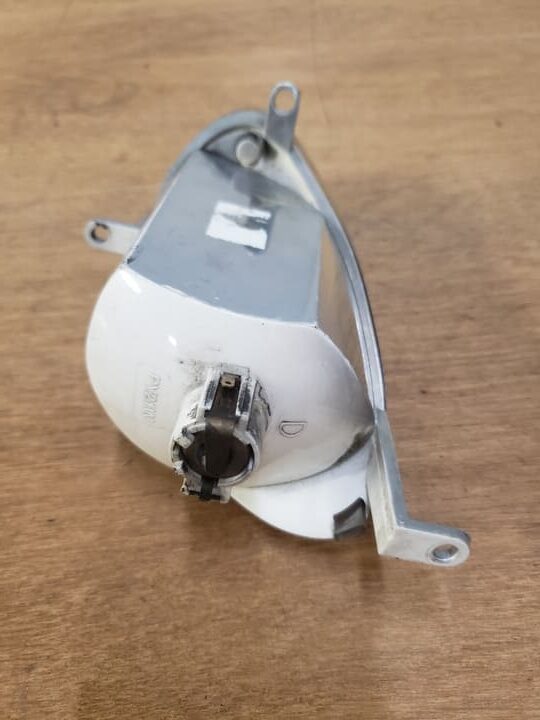 Clignotant avant droit d'occasion Yamaha Majesty 125 / MBK Skyliner (2003-2006) – Image 2