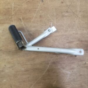 Repose / Cale pied arrière droit Kymco 125 Striker 1999 - 2005